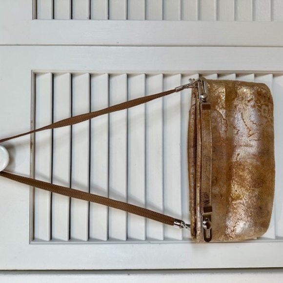 VINTAGE WOMEN'S DUE FRATELLI GENUINE LEATHER HANDBAG, SHINY BROWN & SILVER COLOR - Picture 2 of 11